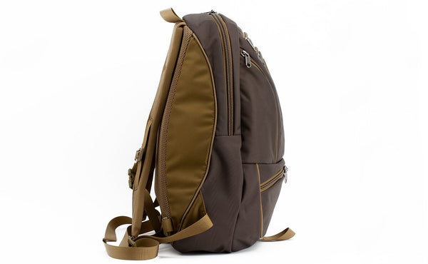 A profile shot of the Guide's Edition Synapse 25.